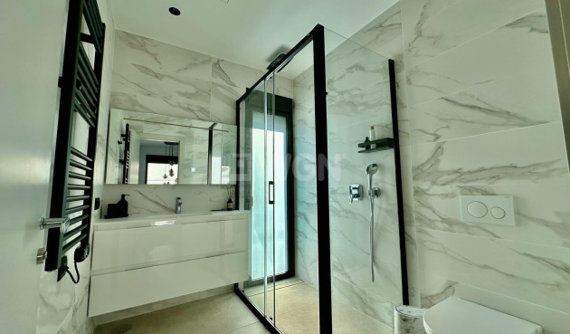 Odsprzedaż - Villa - Orihuela - Las Colinas Golf