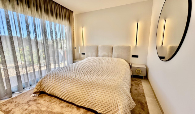 Odsprzedaż - Villa - Orihuela - Las Colinas Golf