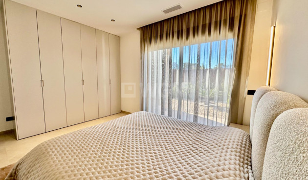 Odsprzedaż - Villa - Orihuela - Las Colinas Golf