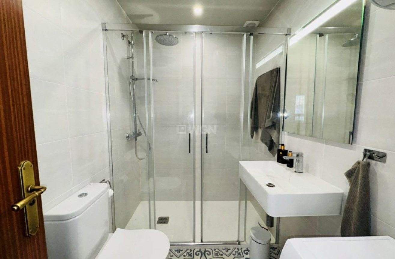 Odsprzedaż - Mieszkanie w bloku - La Mata - Costa Blanca