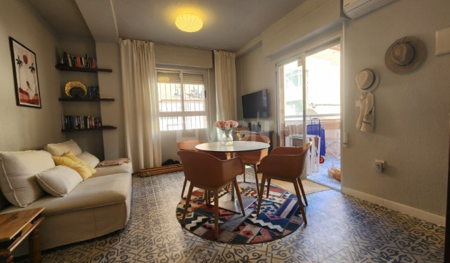 Odsprzedaż - Mieszkanie w bloku - La Mata - Costa Blanca