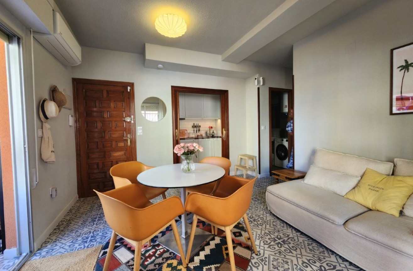 Odsprzedaż - Mieszkanie w bloku - La Mata - Costa Blanca