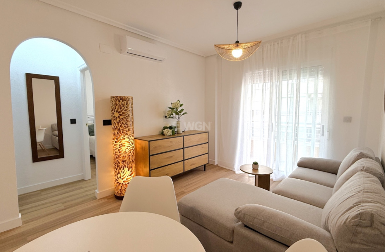 Odsprzedaż - Mieszkanie w bloku - Torrevieja - Costa Blanca