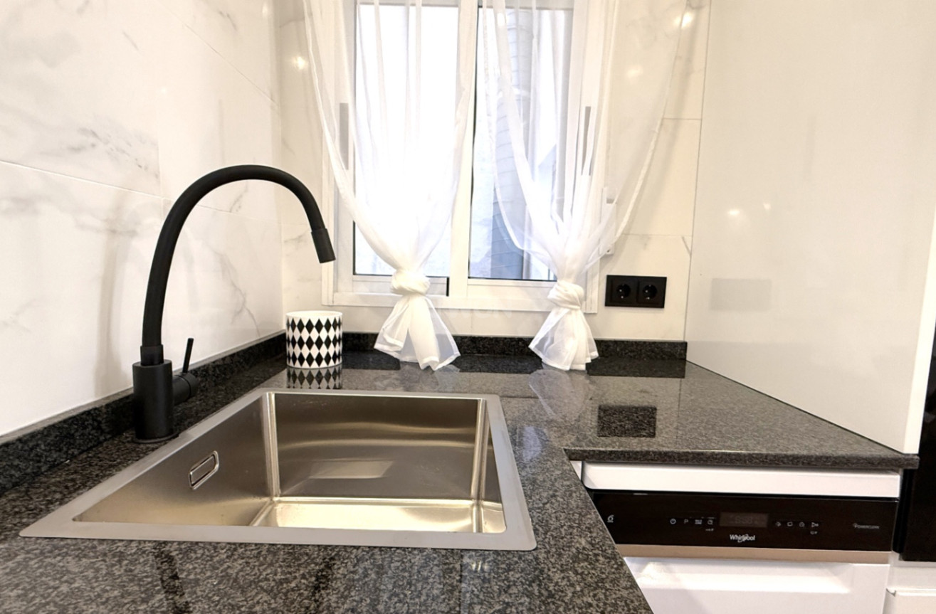 Odsprzedaż - Mieszkanie w bloku - Torrevieja - Costa Blanca