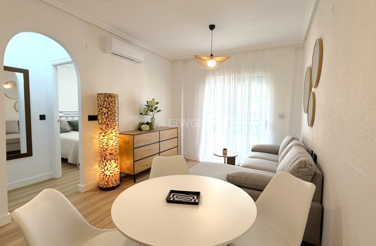 Odsprzedaż - Mieszkanie w bloku - Torrevieja - Costa Blanca