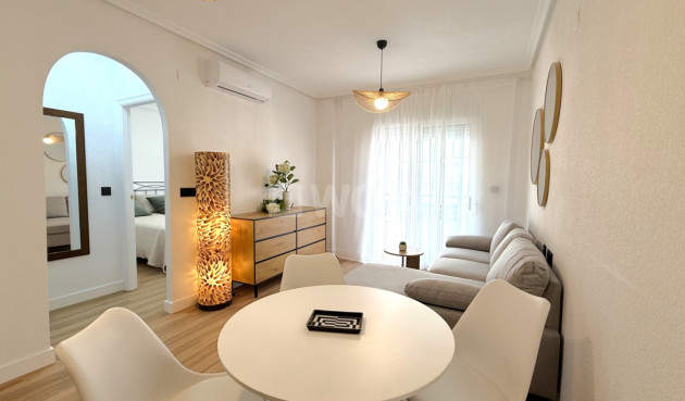 Odsprzedaż - Mieszkanie w bloku - Torrevieja - Costa Blanca