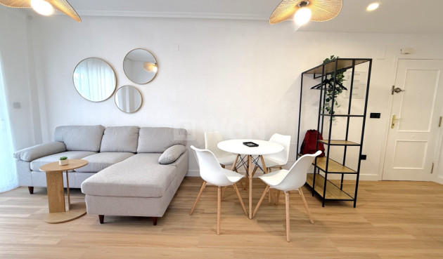 Odsprzedaż - Mieszkanie w bloku - Torrevieja - Costa Blanca