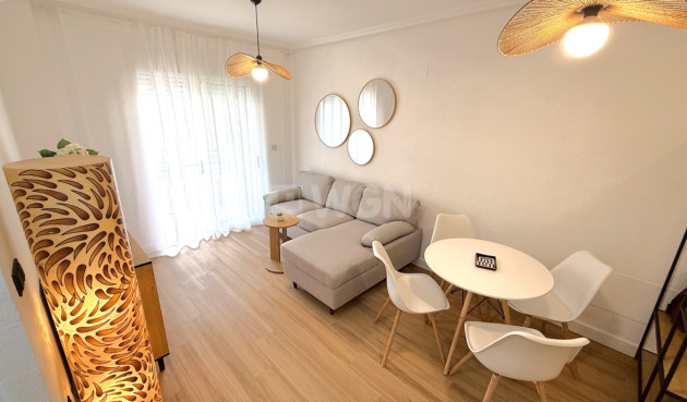 Odsprzedaż - Mieszkanie w bloku - Torrevieja - Costa Blanca