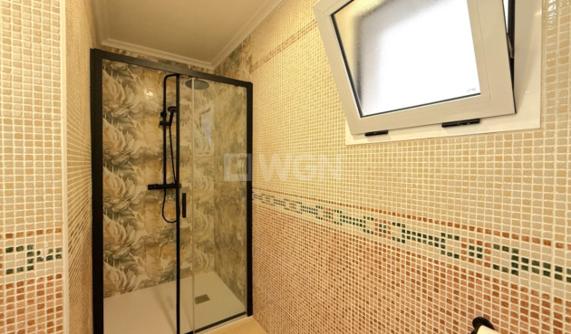 Odsprzedaż - Mieszkanie w bloku - Torrevieja - Costa Blanca