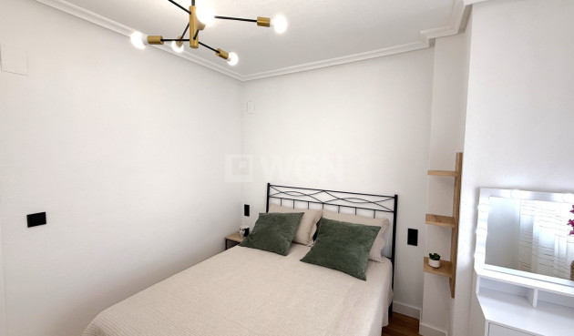 Odsprzedaż - Mieszkanie w bloku - Torrevieja - Costa Blanca