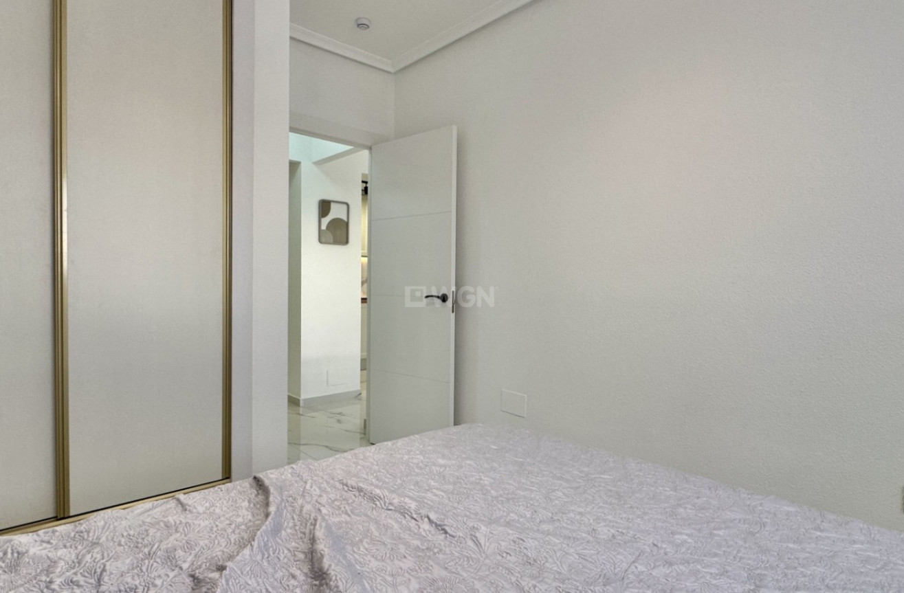 Odsprzedaż - Mieszkanie w bloku - Orihuela Costa - Costa Blanca