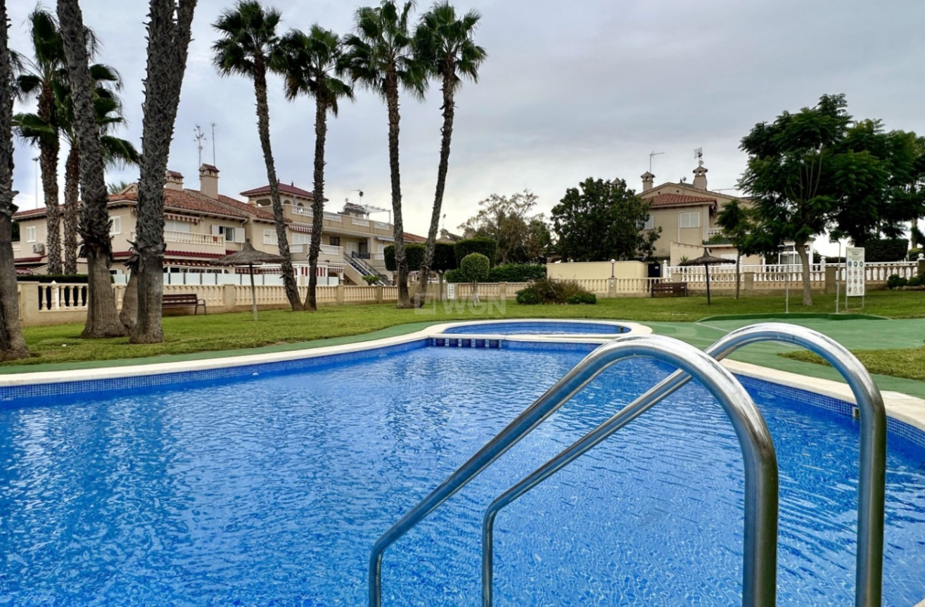 Odsprzedaż - Mieszkanie w bloku - Orihuela Costa - Costa Blanca