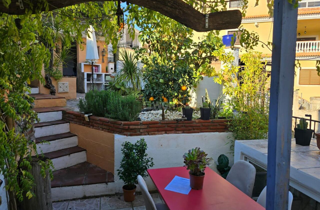 Odsprzedaż - Kamienica - Vinuela - Inland