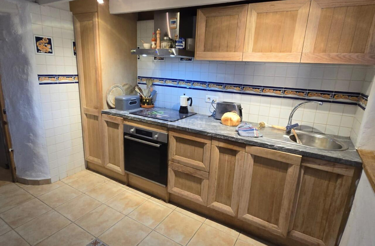 Odsprzedaż - Kamienica - Vinuela - Inland