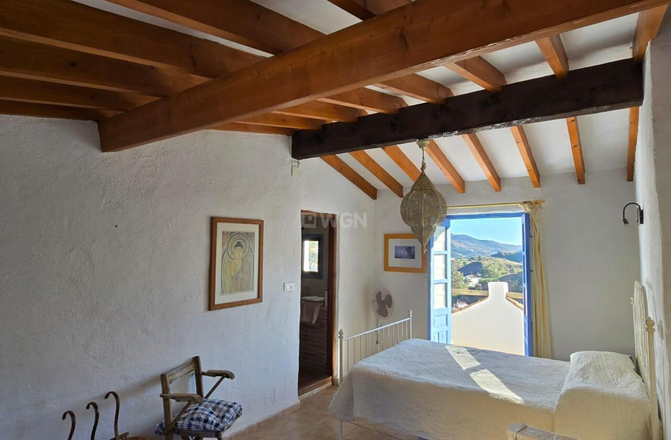 Odsprzedaż - Kamienica - Vinuela - Inland