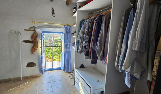 Odsprzedaż - Kamienica - Vinuela - Inland