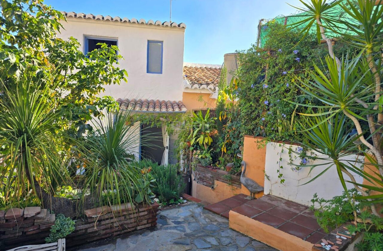 Odsprzedaż - Kamienica - Vinuela - Inland