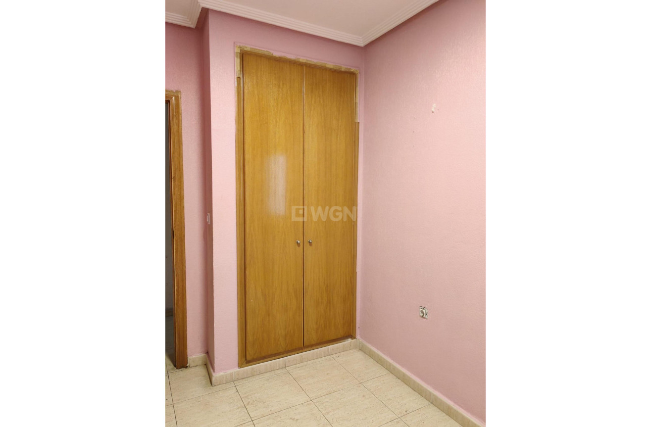 Odsprzedaż - Mieszkanie w bloku - Torrevieja - Centro