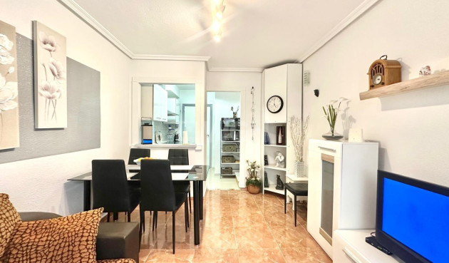 Odsprzedaż - Mieszkanie w bloku - Torrevieja - Estacion De Autobuses