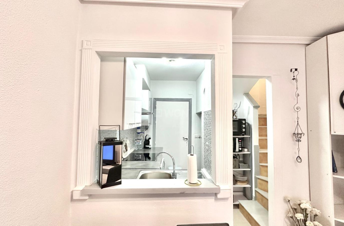 Odsprzedaż - Mieszkanie w bloku - Torrevieja - Estacion De Autobuses