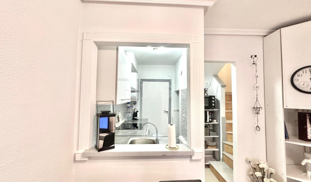 Odsprzedaż - Mieszkanie w bloku - Torrevieja - Estacion De Autobuses