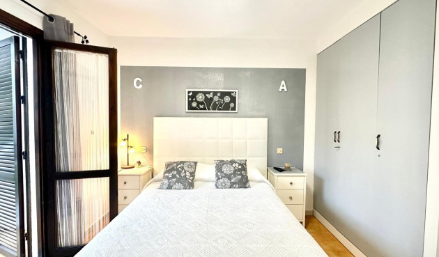 Odsprzedaż - Mieszkanie w bloku - Torrevieja - Estacion De Autobuses