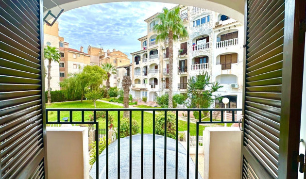 Odsprzedaż - Mieszkanie w bloku - Torrevieja - Estacion De Autobuses