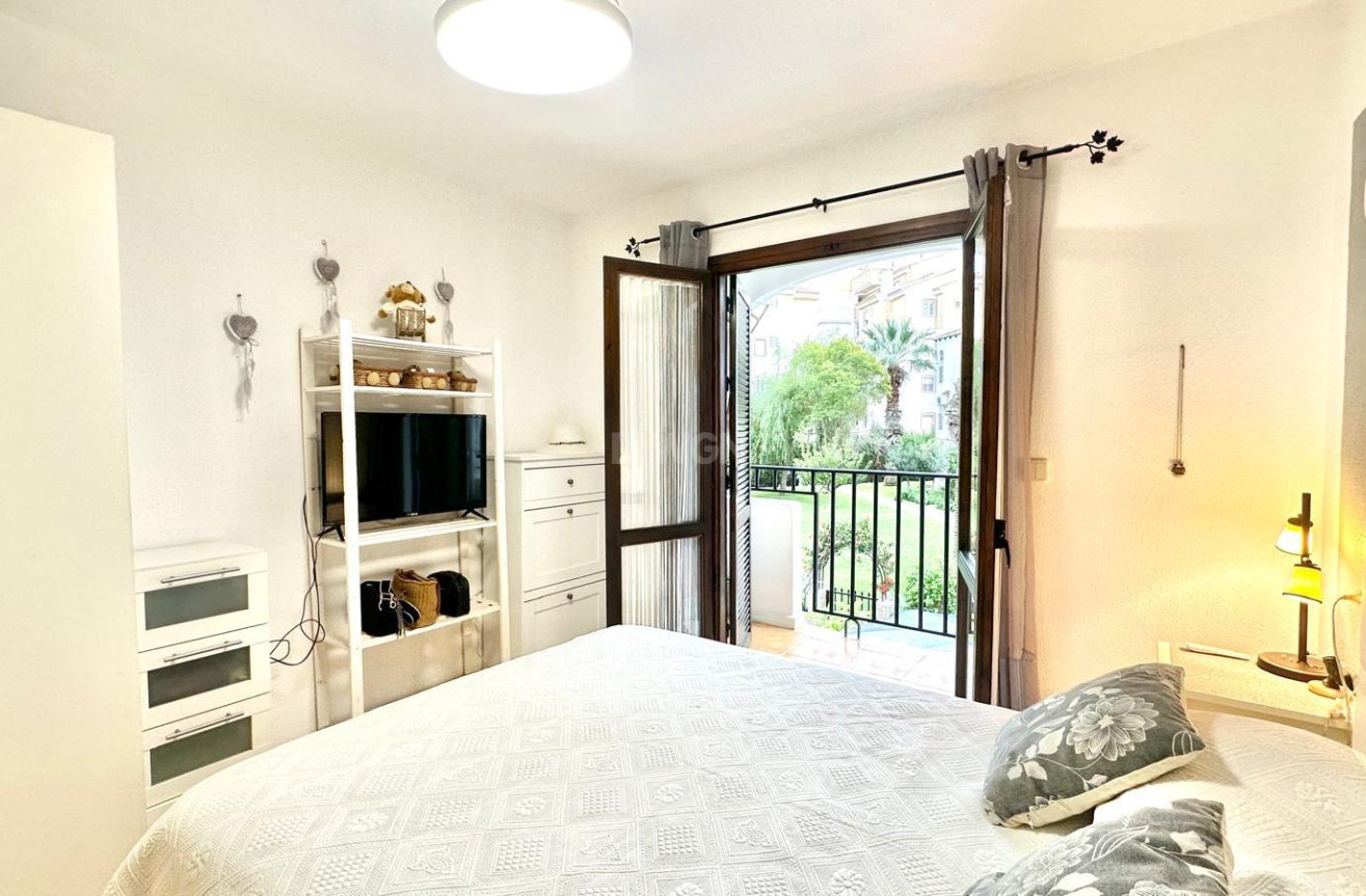 Odsprzedaż - Mieszkanie w bloku - Torrevieja - Estacion De Autobuses