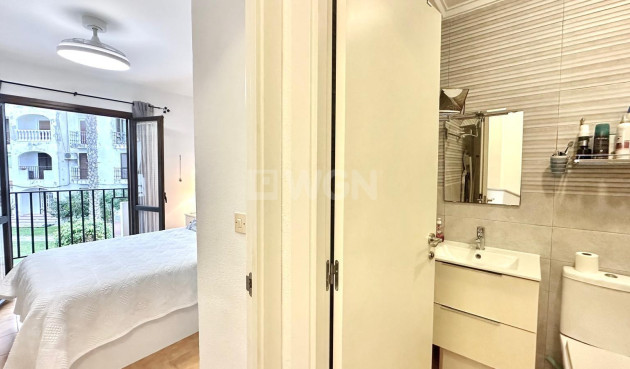 Odsprzedaż - Mieszkanie w bloku - Torrevieja - Estacion De Autobuses