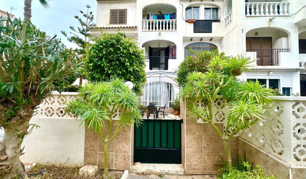 Odsprzedaż - Mieszkanie w bloku - Torrevieja - Estacion De Autobuses