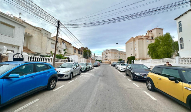 Odsprzedaż - Mieszkanie w bloku - Torrevieja - Estacion De Autobuses
