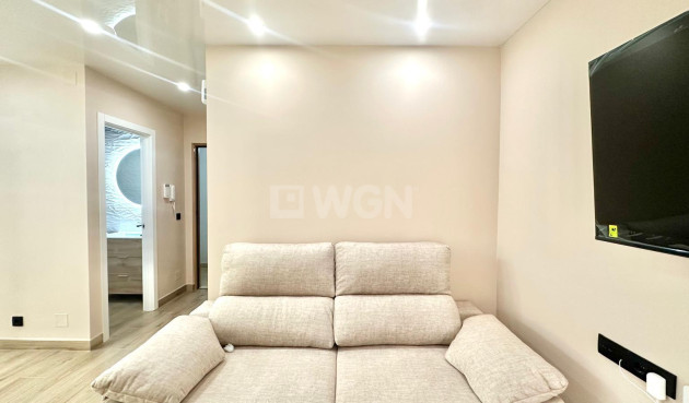 Odsprzedaż - Mieszkanie w bloku - Torrevieja - Centro