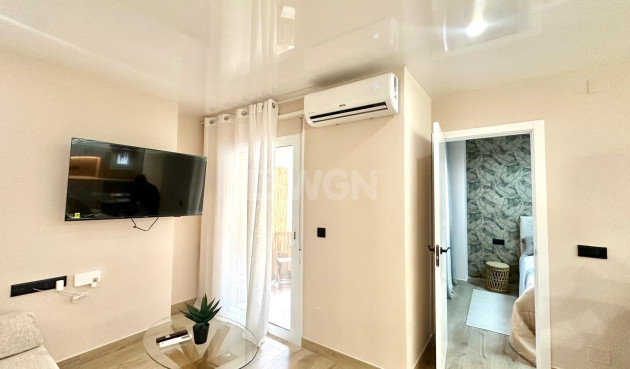 Odsprzedaż - Mieszkanie w bloku - Torrevieja - Centro