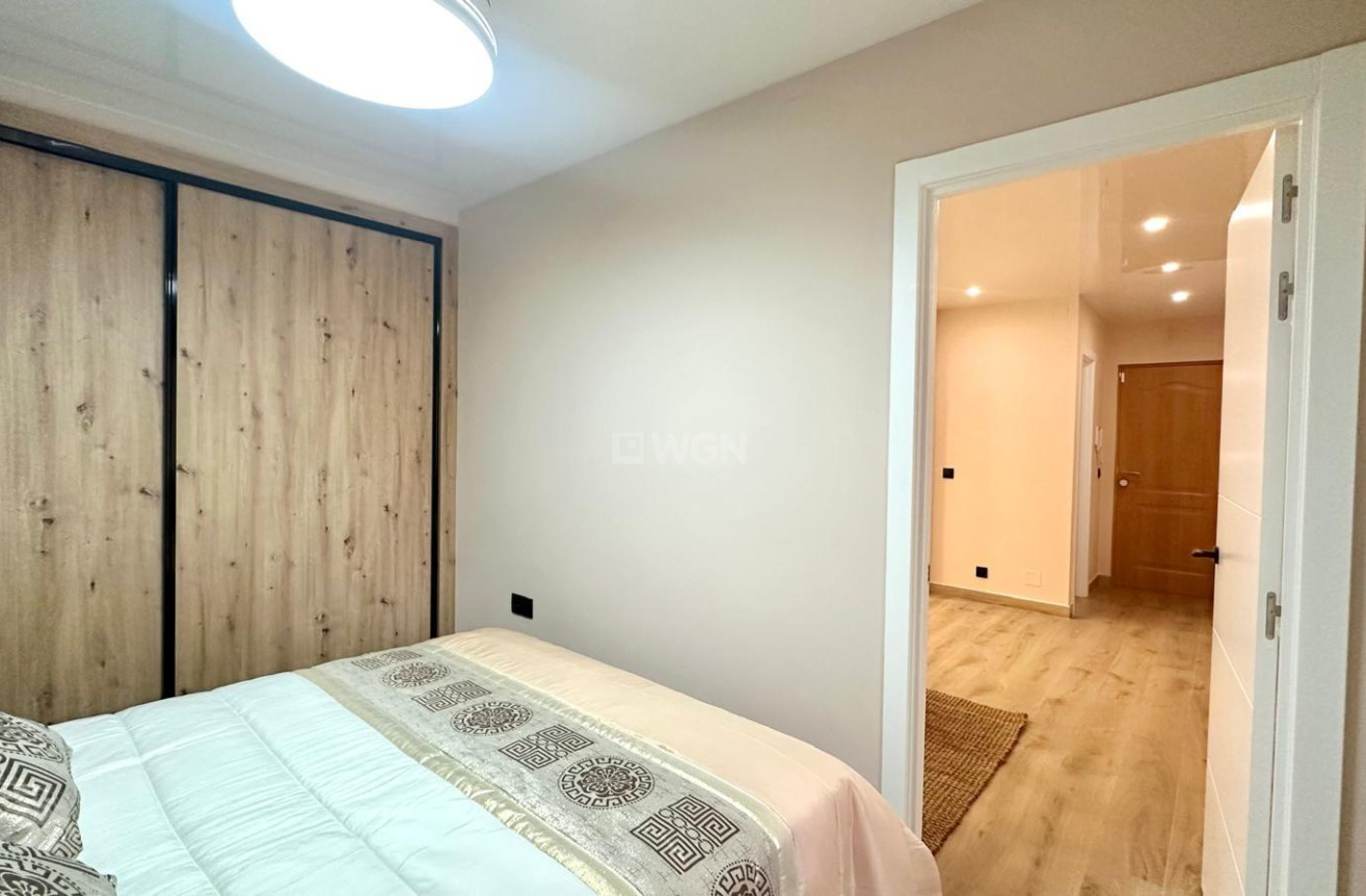 Odsprzedaż - Mieszkanie w bloku - Torrevieja - Centro