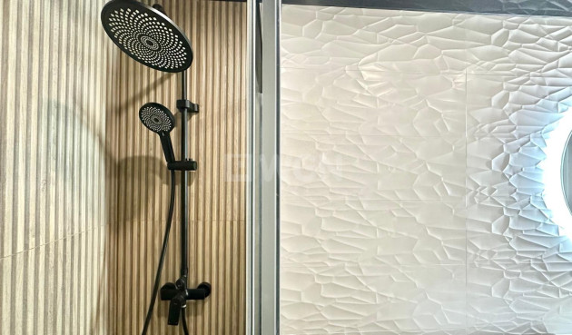 Odsprzedaż - Mieszkanie w bloku - Torrevieja - Centro