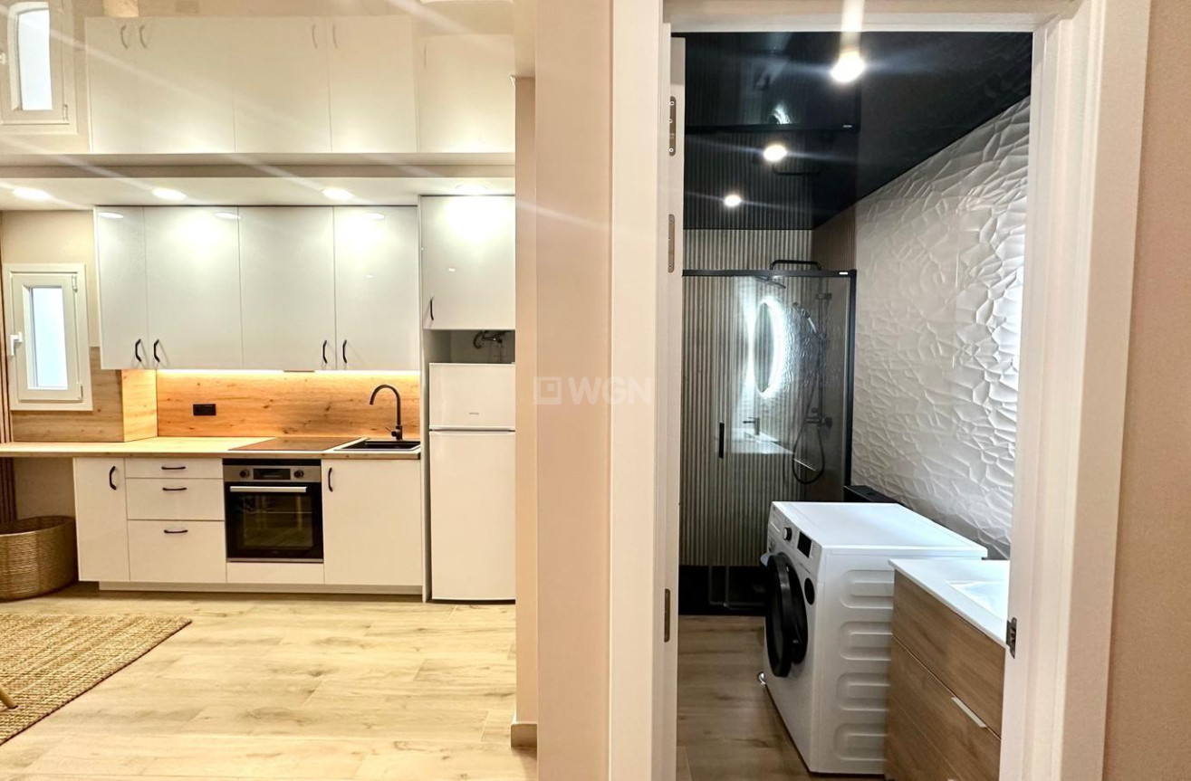 Odsprzedaż - Mieszkanie w bloku - Torrevieja - Centro