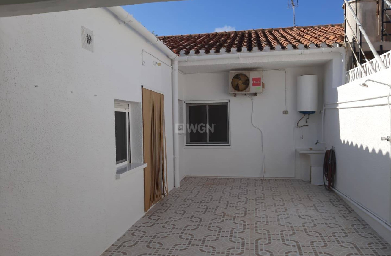 Odsprzedaż - Kamienica - Santiago de la ribera - Centro