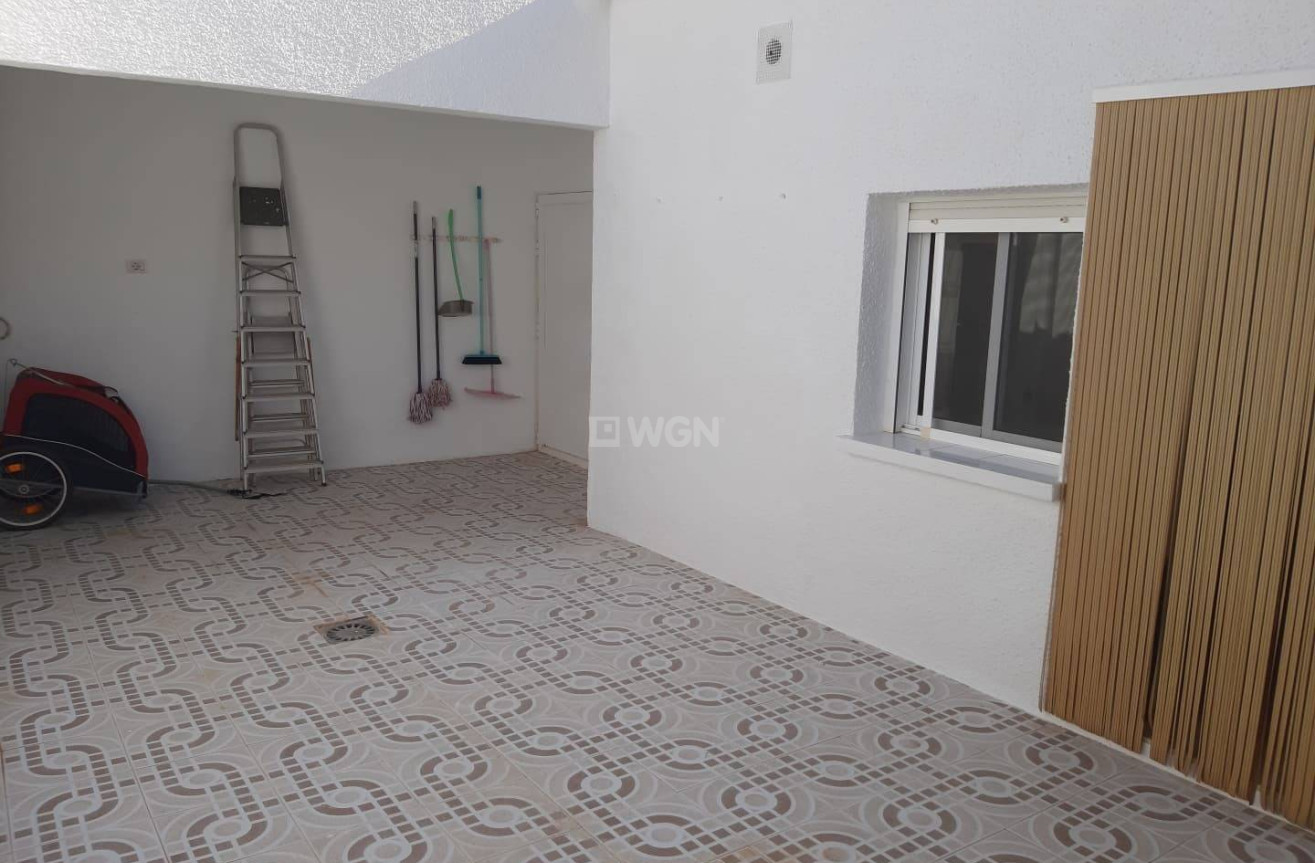 Odsprzedaż - Kamienica - Santiago de la ribera - Centro