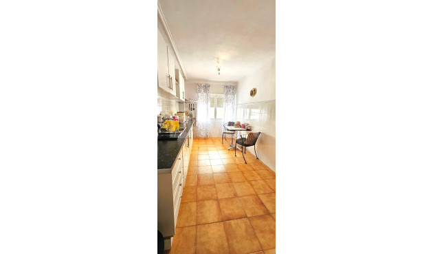 Odsprzedaż - Mieszkanie w bloku - Bigastro - Comunidad Valenciana