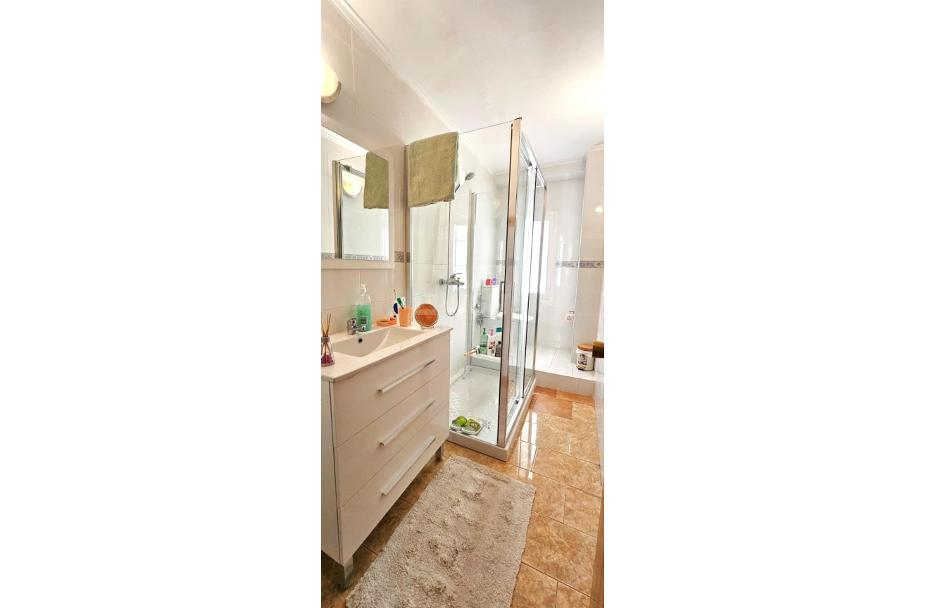 Odsprzedaż - Mieszkanie w bloku - Bigastro - Comunidad Valenciana