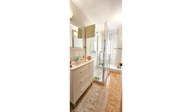 Odsprzedaż - Mieszkanie w bloku - Bigastro - Comunidad Valenciana