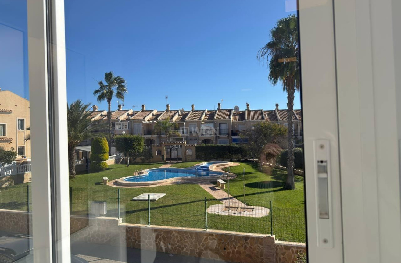 Odsprzedaż - Kamienica - Torrevieja - aguas nuevas