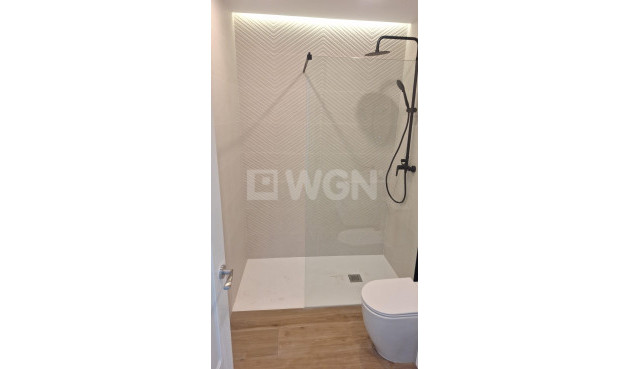 Odsprzedaż - Kamienica - Torrevieja - aguas nuevas