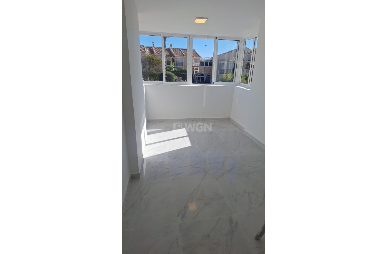 Odsprzedaż - Kamienica - Torrevieja - aguas nuevas