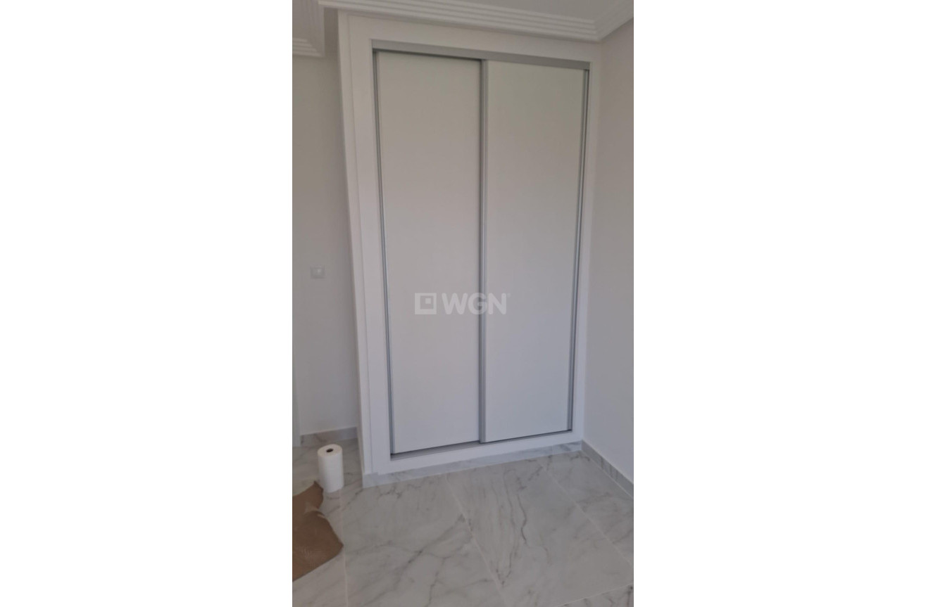 Odsprzedaż - Kamienica - Torrevieja - aguas nuevas