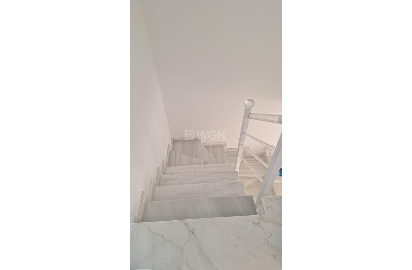 Odsprzedaż - Kamienica - Torrevieja - aguas nuevas