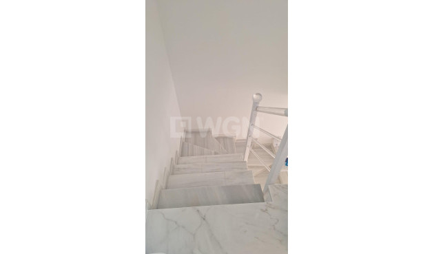 Odsprzedaż - Kamienica - Torrevieja - aguas nuevas