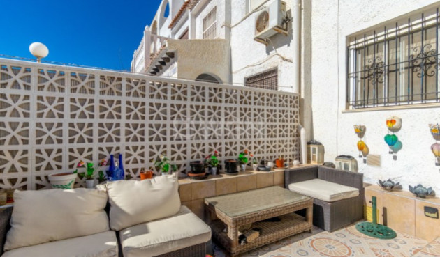 Odsprzedaż - Kamienica - Torrevieja - Costa Blanca