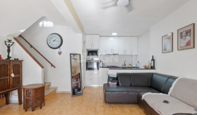 Odsprzedaż - Kamienica - Torrevieja - Costa Blanca