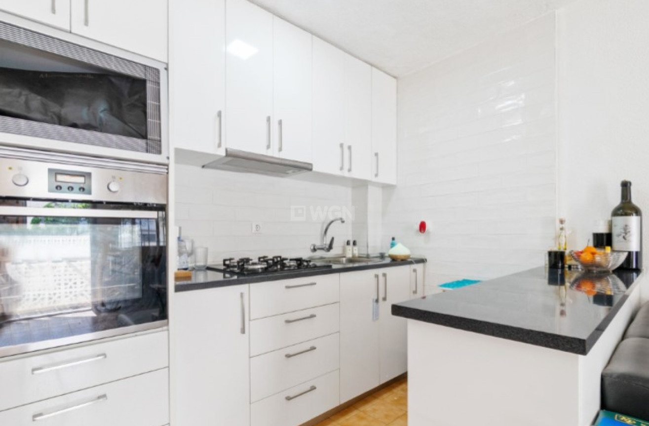 Odsprzedaż - Kamienica - Torrevieja - Costa Blanca